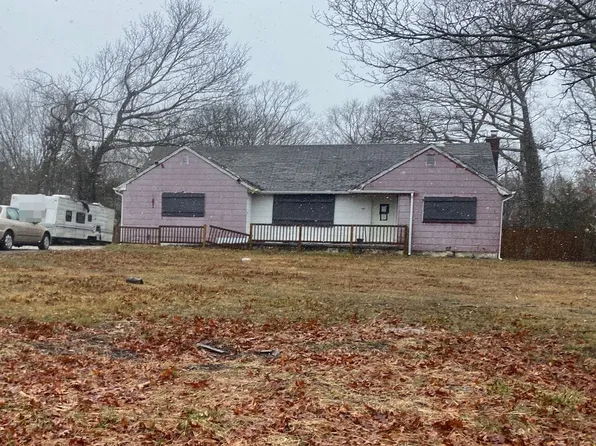 1987 William Floyd Pkwy, Ridge, NY 11961