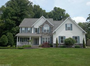 5851 Birdie Ln, Mentor, OH 44060