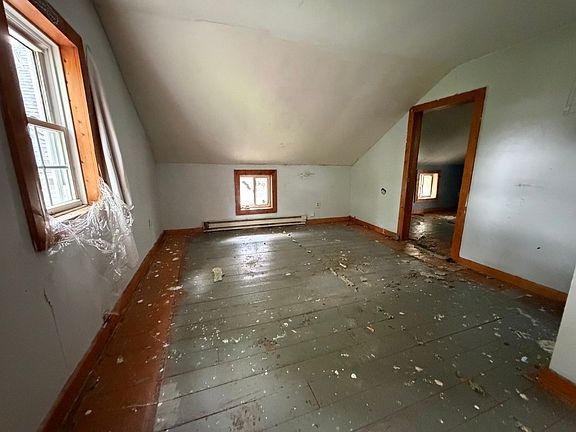4th image of 309 N Main St