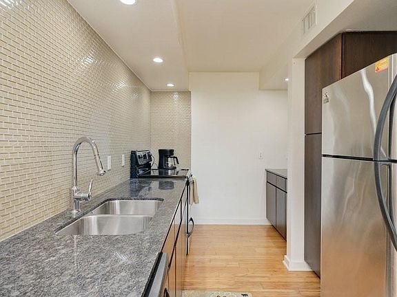 4th image of 2200 Dickson Dr APT 130