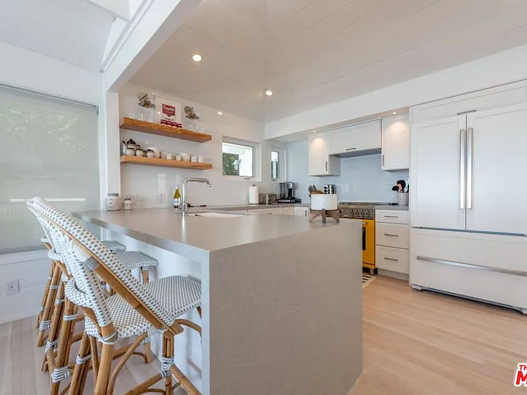 24942 Malibu Rd — Photo 11