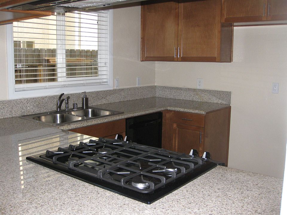 Kitchen w/ Granite Counters