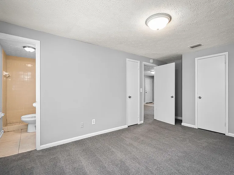 5153 Seaboard Ave — Photo 1