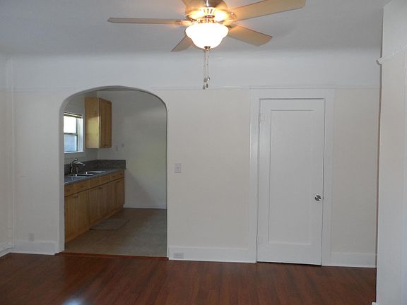 4th image of 415 18th St APT 3