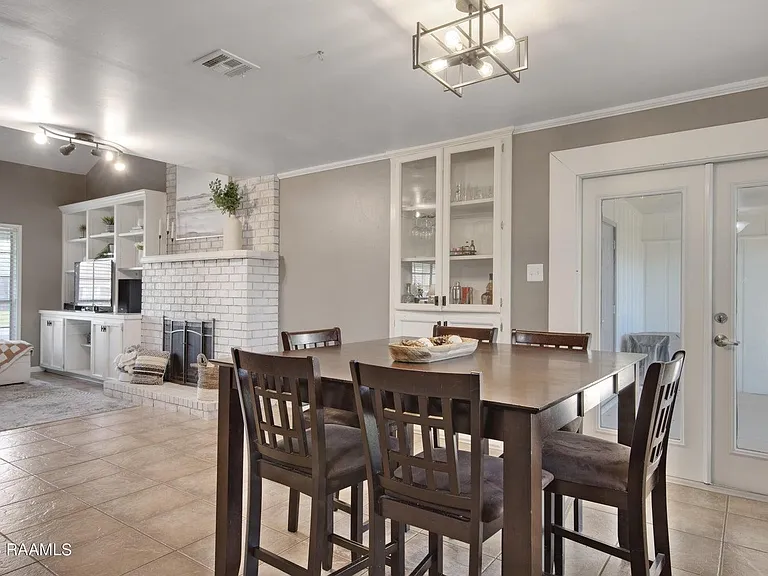 110 Village Green Dr — Photo 13