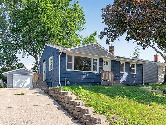 2nd image of 2075 Hawthorne Ave E