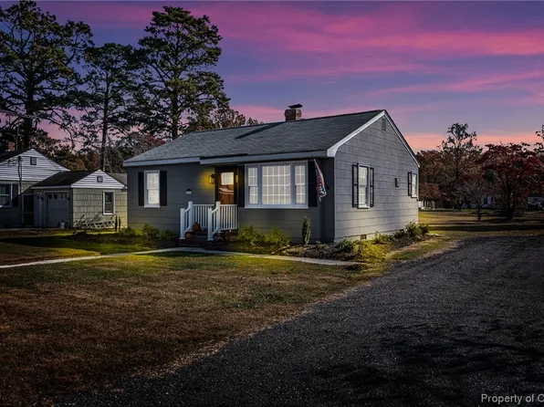 295 Beach Rd, White Stone, VA 22578