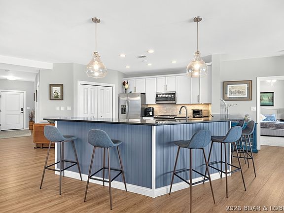 5th image of 166 Captiva Dr Unit 3C