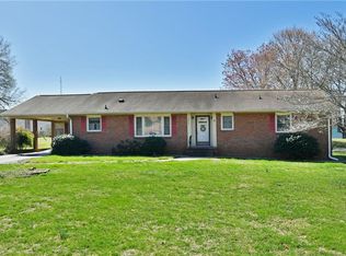 2470 Sedalia Dr, Clemmons, NC 27012