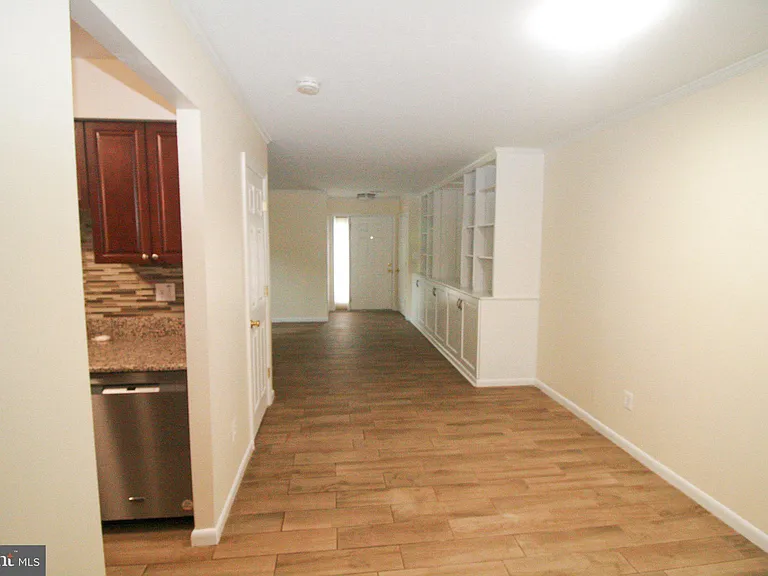 11325 Halethorpe Ter #207 — Photo 11