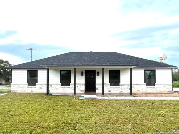 118 Old Eagle Pass Rd, Carrizo Springs, TX 78834