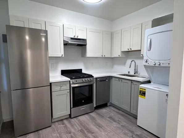 vicente, 3210-3240 Vicente St #2, San Francisco, CA 94116