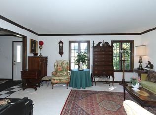 6N520 Denker Rd, St Charles, IL 60175