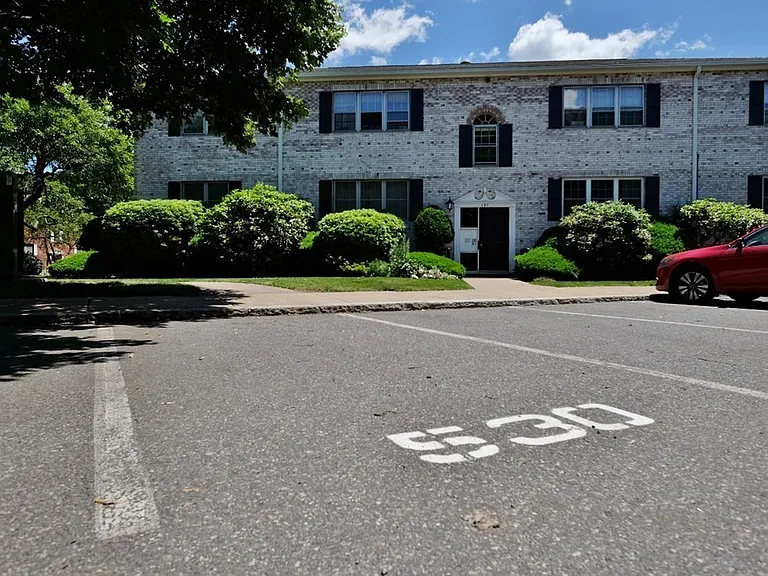 157 Lake Shore Rd #2 — Photo 10