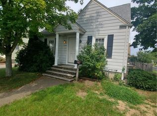 136 Dora St, Pawtucket, RI 02860