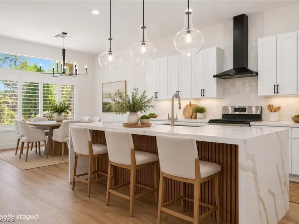 2824 Faiss Dr, Las Vegas, NV 89134