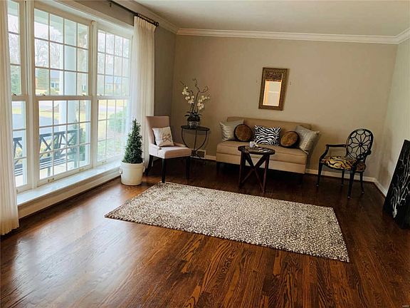 5th image of 5 Kingston Manor Dr