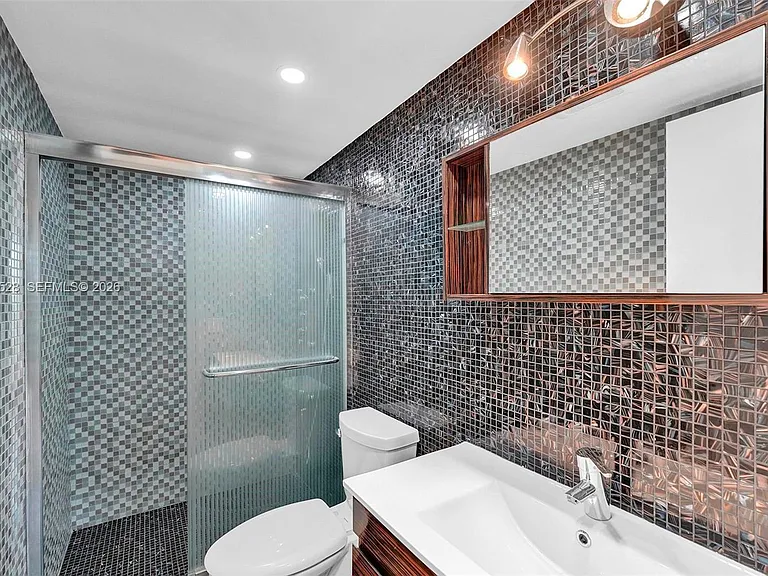 1001 Three Islands Blvd #28 — Photo 26