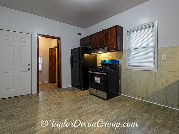 3rd image of 4339 S Hermitage Ave #3R