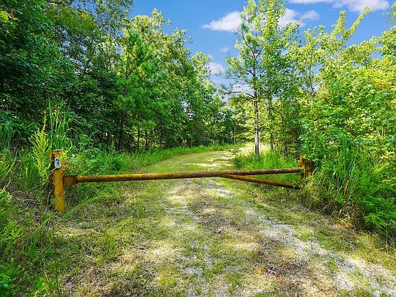 2nd image of 4 Cox Hollow Rd
