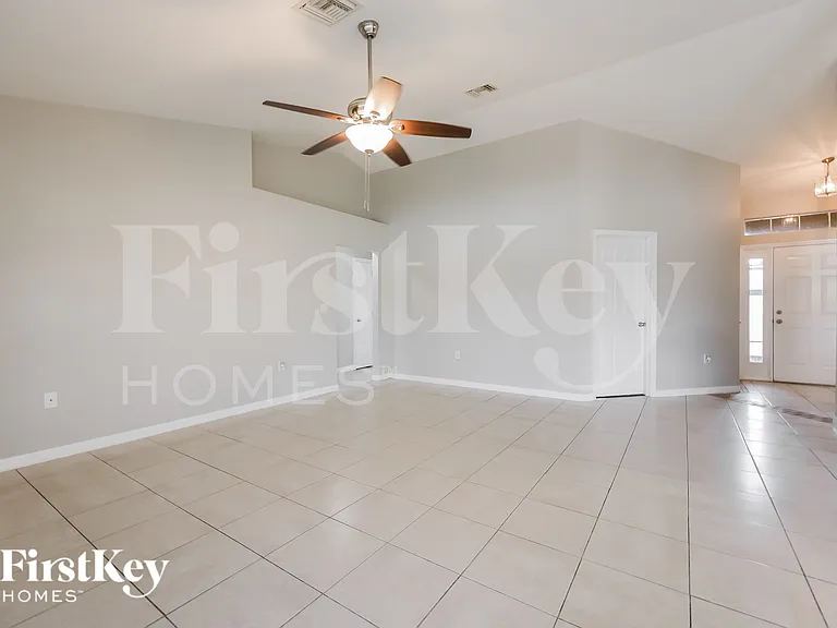 414 Willowbrook Dr — Photo 6