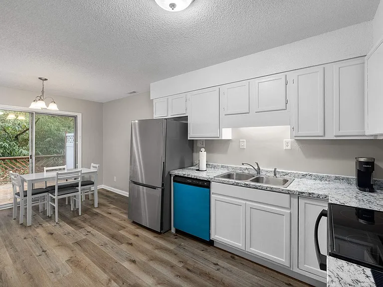 Longleaf Dr — Photo 8