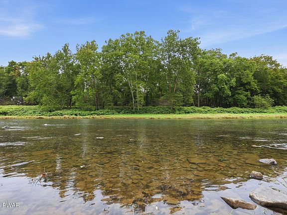3rd image of 2861 River Rd