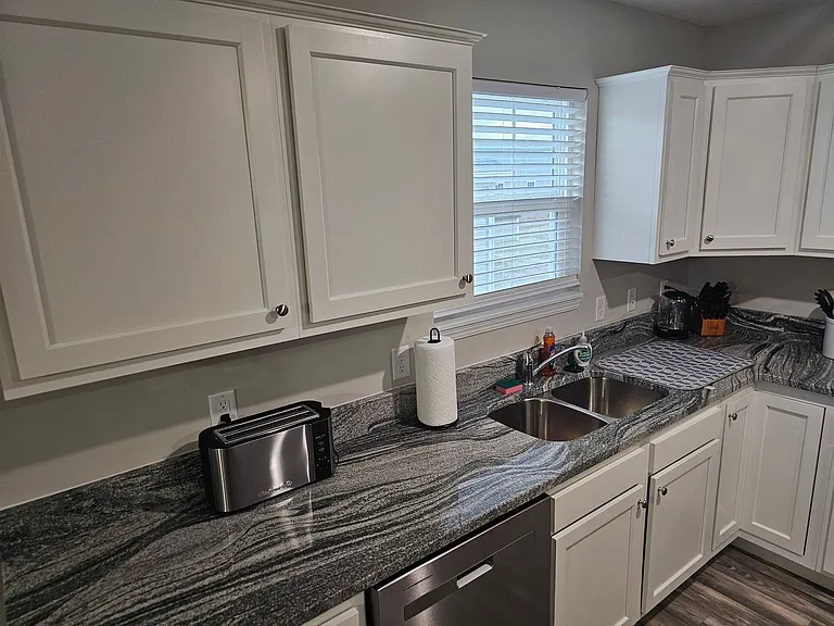2224 Morris Ave — Photo 50