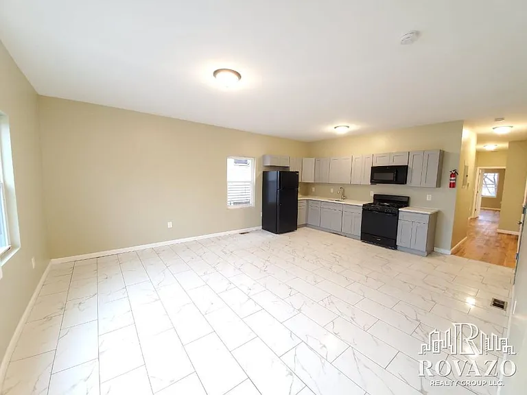 268 21st St #3A — Photo 2