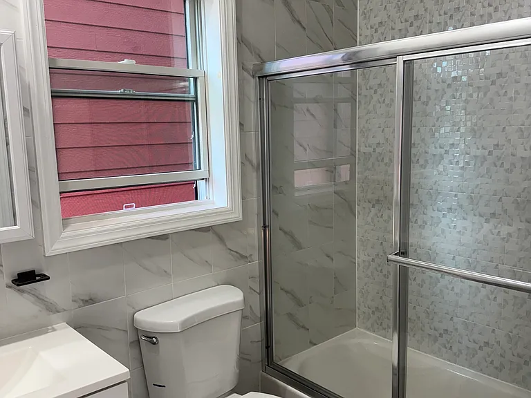 126 W 54th St #1 — Photo 7