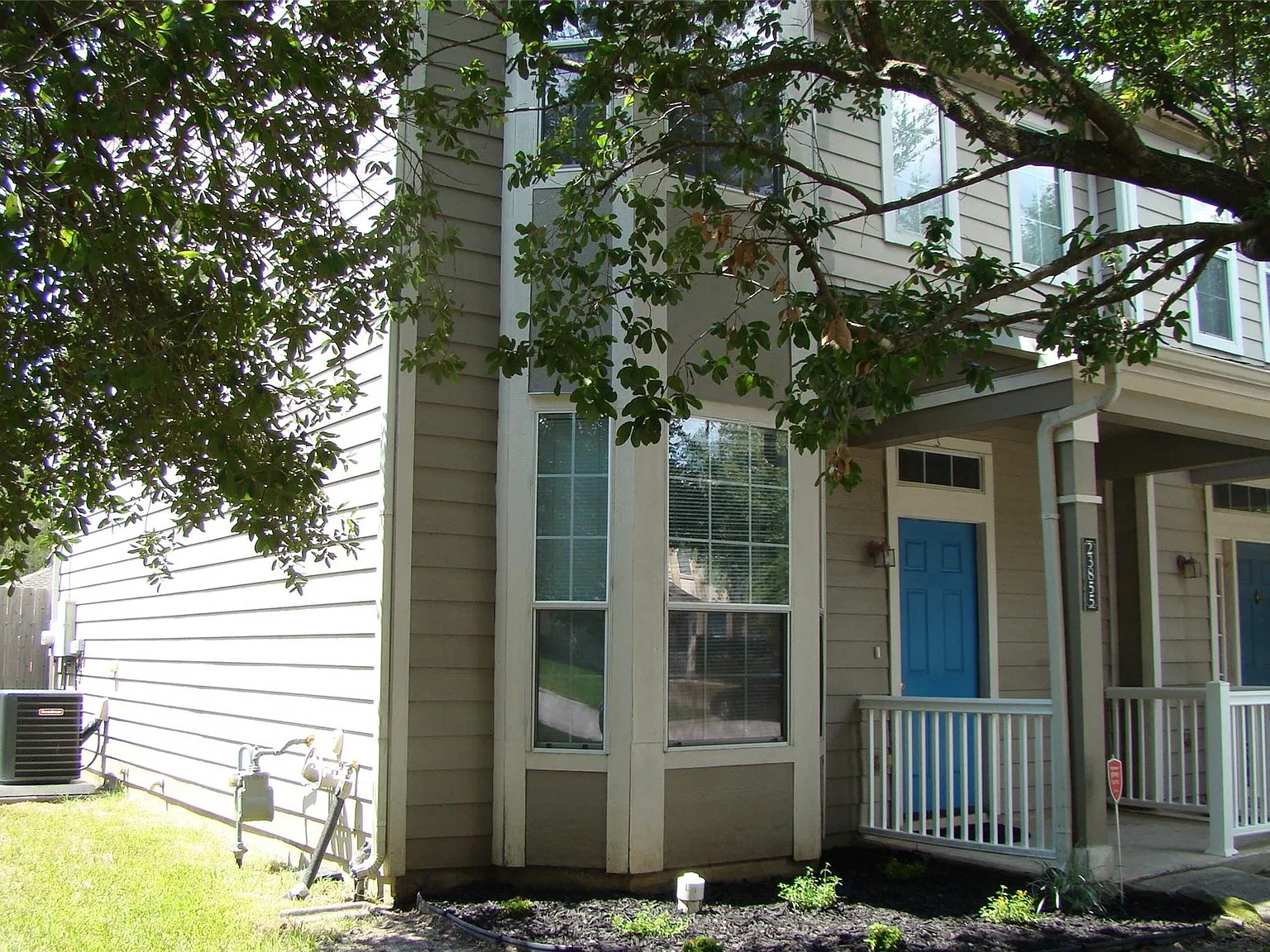 2 bed, 2.5 bath, 1240 sqft, $1,500 — Photo 3