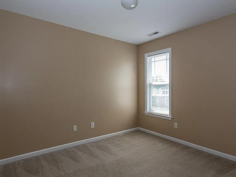 104 Hutson Ln — Photo 14