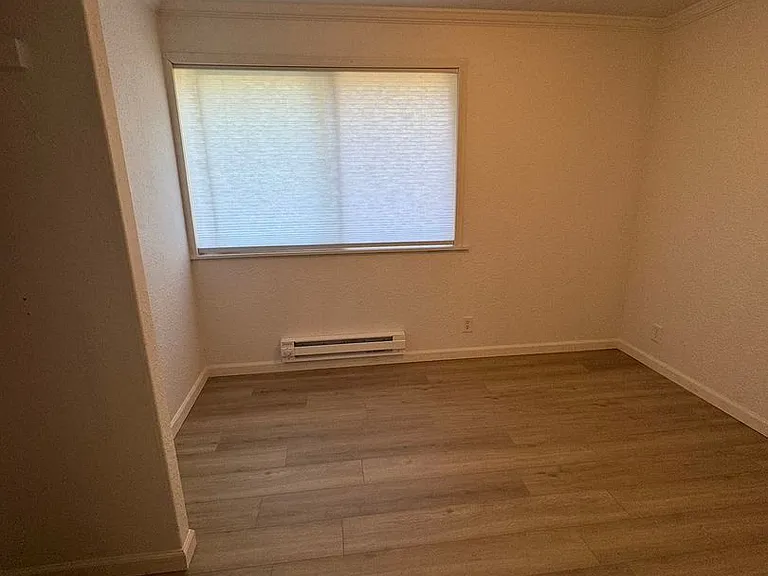 1901 Harrington Cir NE — Photo 12