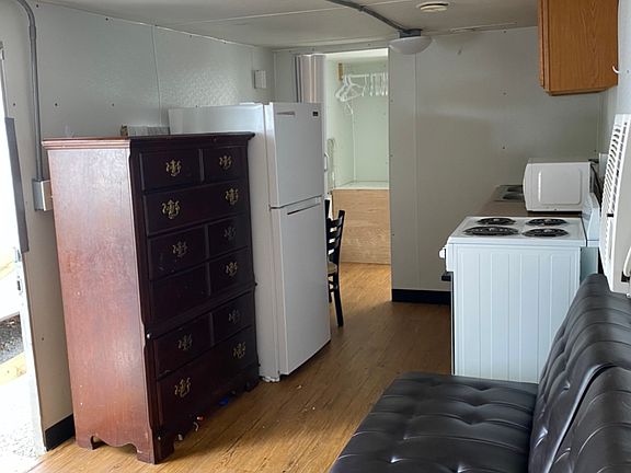 2nd image of 800 Daniel St #11505277