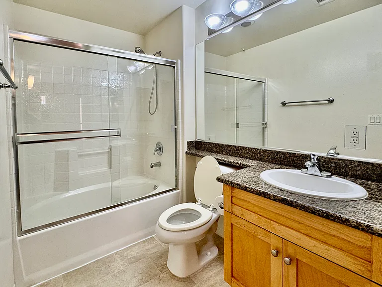 100 S Alameda St #261 — Photo 13