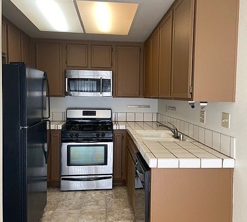2nd image of 2257 Manzana Way
