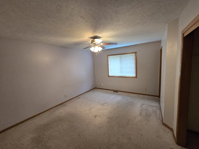5408 S 82nd St — Photo 9