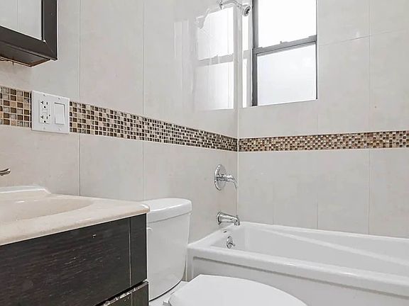 3rd image of 433 Rogers Ave #17