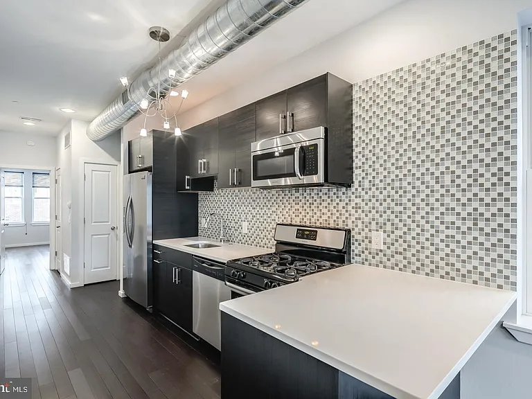 927 N 2nd St #3 — Photo 1