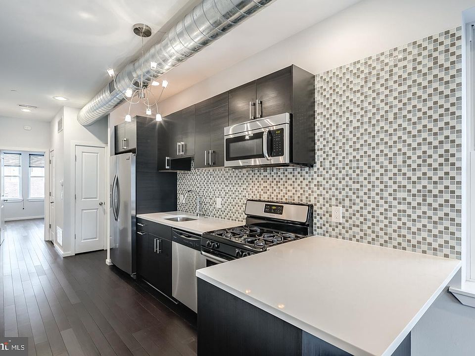 1st image of 927 N 2nd St #3