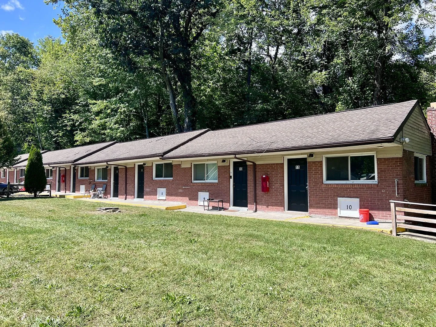 669 Broadway (9W Motel) — Photo 1