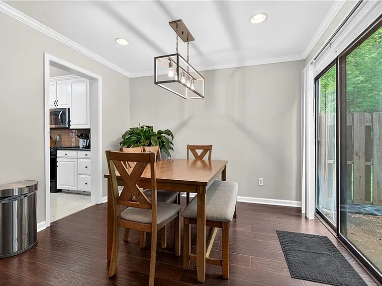 6393 Hawthorne Ter — Photo 18