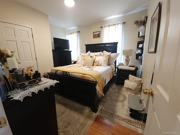 4th image of 735 E 93rd Street
