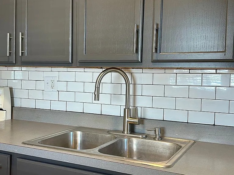 2101 S Pershing Dr — Photo 7