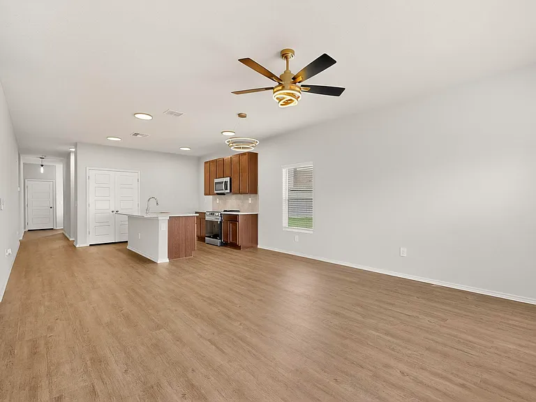 3038 Laguna Clfs — Photo 12