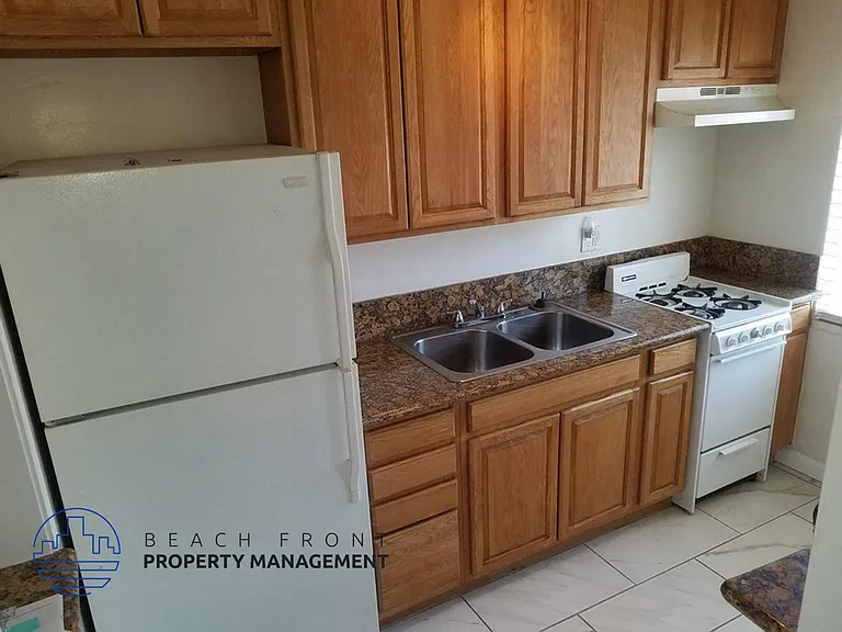 529-541 S El Molino Ave — Photo 13