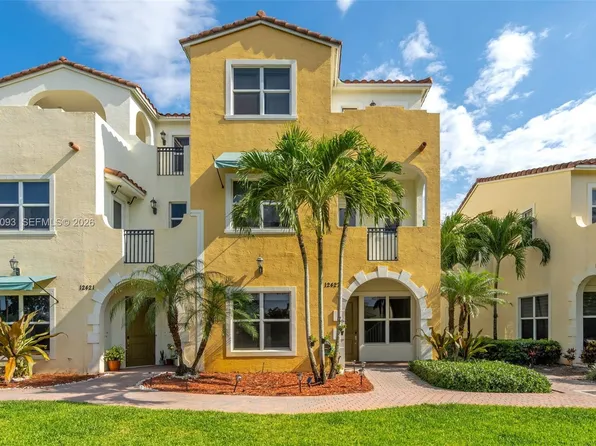 12427 NW 18th Ct, Pembroke Pines, FL 33028