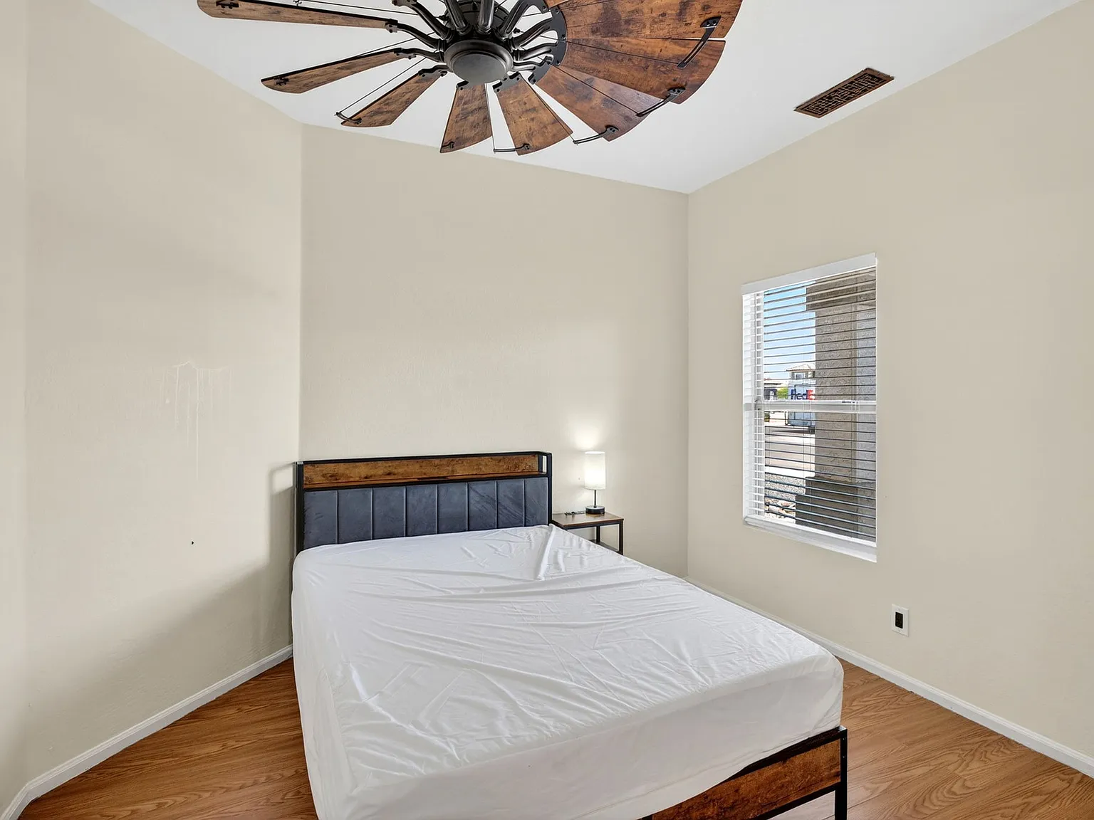 4 bed, 1587 sqft, $3,000 — Photo 4