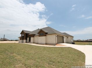 268 Abrego Lake Dr, Floresville, TX 78114