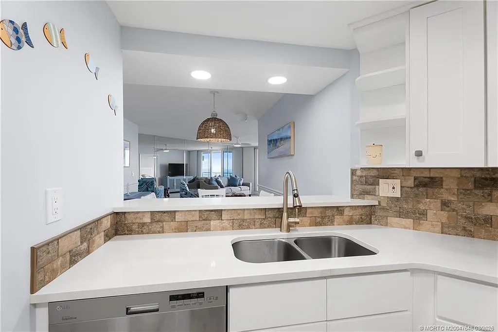 2 bed, 2.0 bath, 1405 sqft, $4,500 — Photo 4